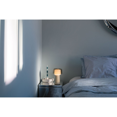 Lampe de table rechargeable et sans fil Revolve - Sandy Clay Fatboy®